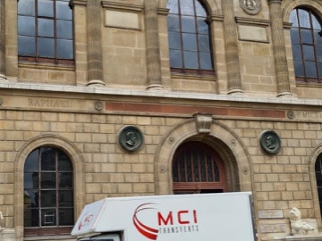 Camions MCI Transferts : Ecole des beaux arts Paris